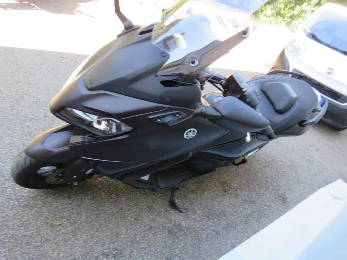 Yamaha T-Max 560 Tech Max (2022 - 24) (6)