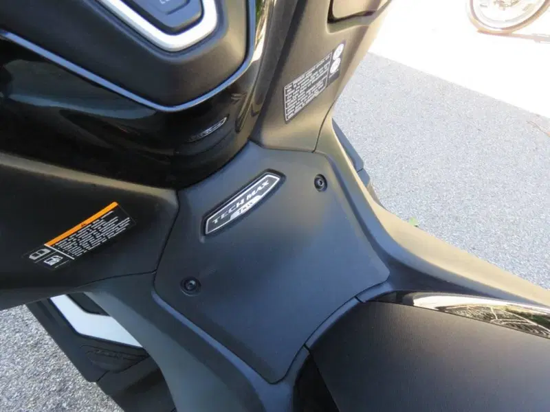 Yamaha T-Max 560 Tech Max (2022 - 24) (10)