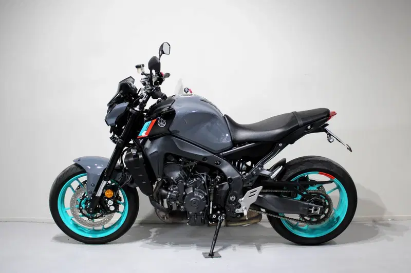 Yamaha MT-09 (2021 - 23) (4)