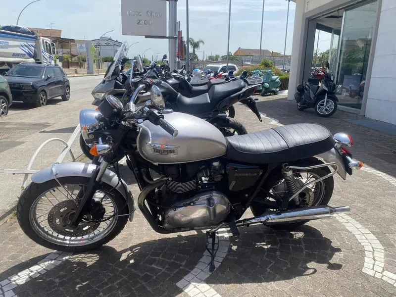 Triumph Bonneville (2007 - 16) (2)