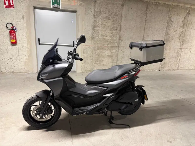 Aprilia SR GT 200 (2025 - 26) (3)