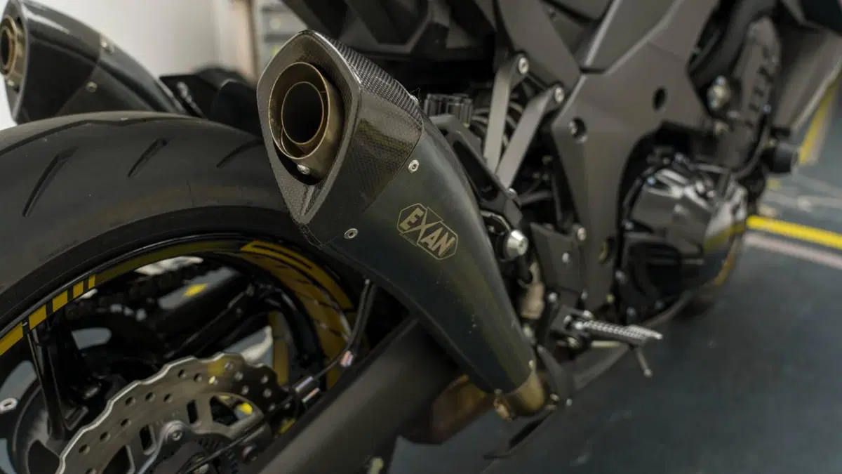 Kawasaki Z 1000 (2010 - 13) (11)