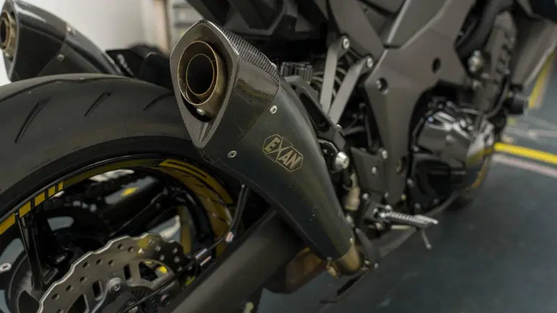 Kawasaki Z 1000 (2010 - 13) (11)