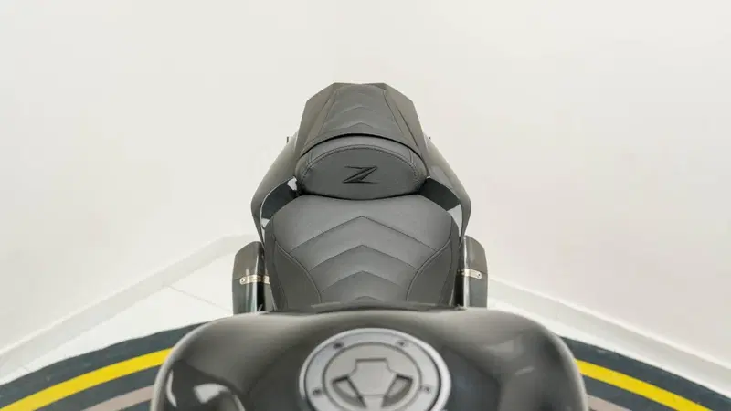 Kawasaki Z 1000 (2010 - 13) (13)