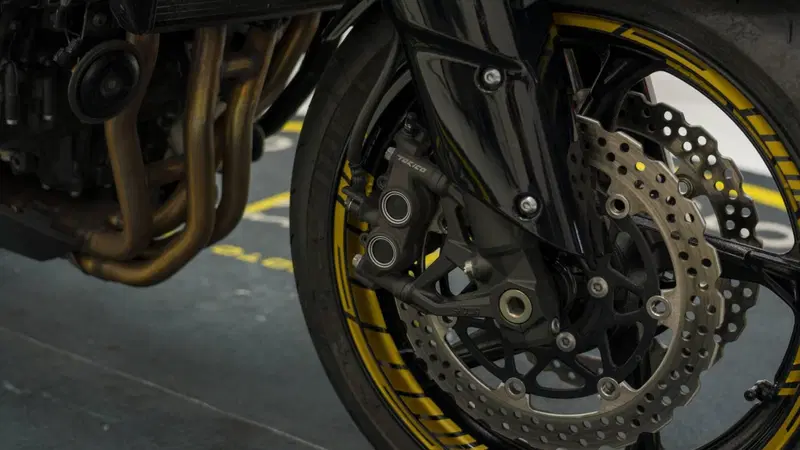 Kawasaki Z 1000 (2010 - 13) (14)