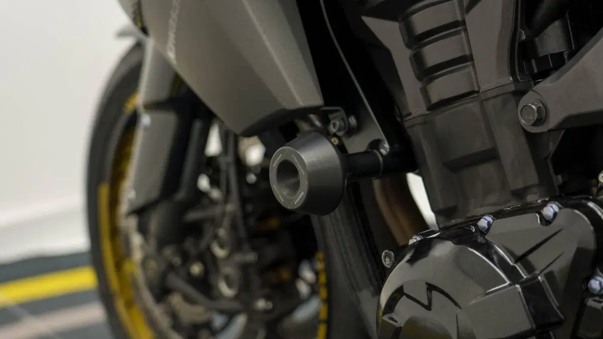 Kawasaki Z 1000 (2010 - 13) (16)