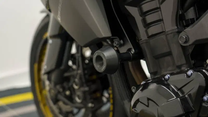 Kawasaki Z 1000 (2010 - 13) (16)