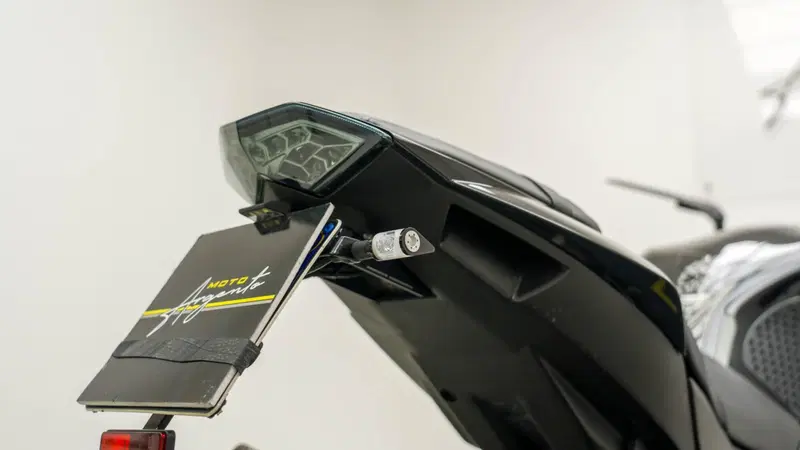 Kawasaki Z 1000 (2010 - 13) (18)