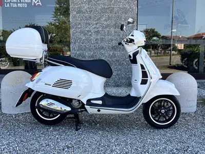 Vespa GTS 300 Super (2023 - 24) usata