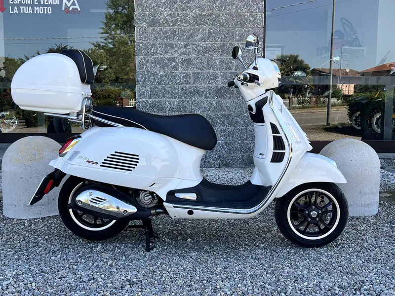 Vespa GTS 300 Super (2023 - 24)