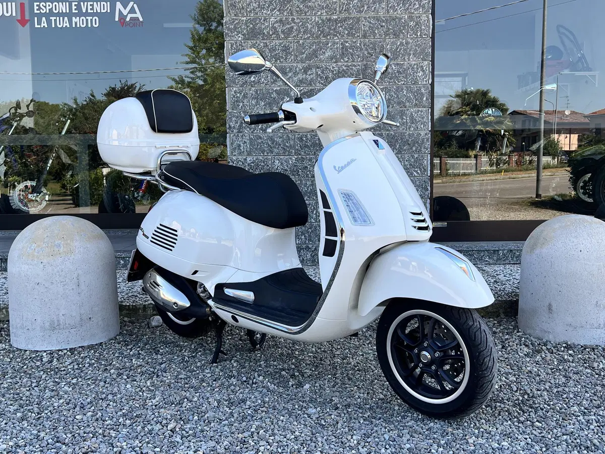 Vespa GTS 300 Super (2023 - 24) (2)