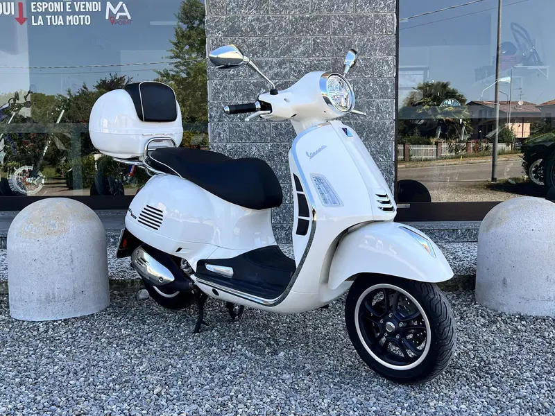 Vespa GTS 300 Super (2023 - 24) (2)