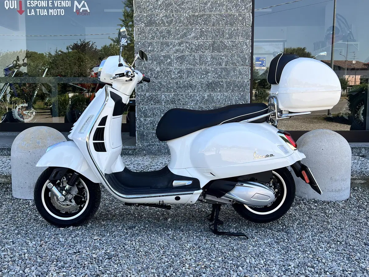 Vespa GTS 300 Super (2023 - 24) (4)