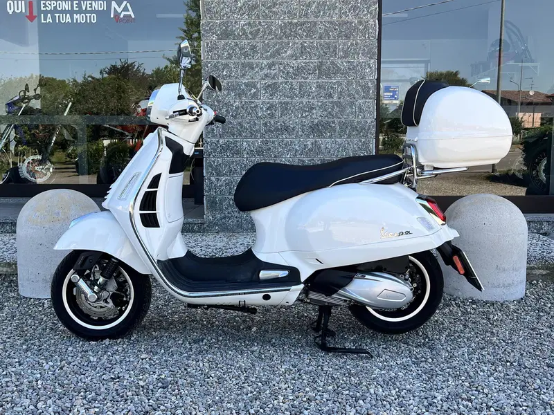 Vespa GTS 300 Super (2023 - 24) (4)