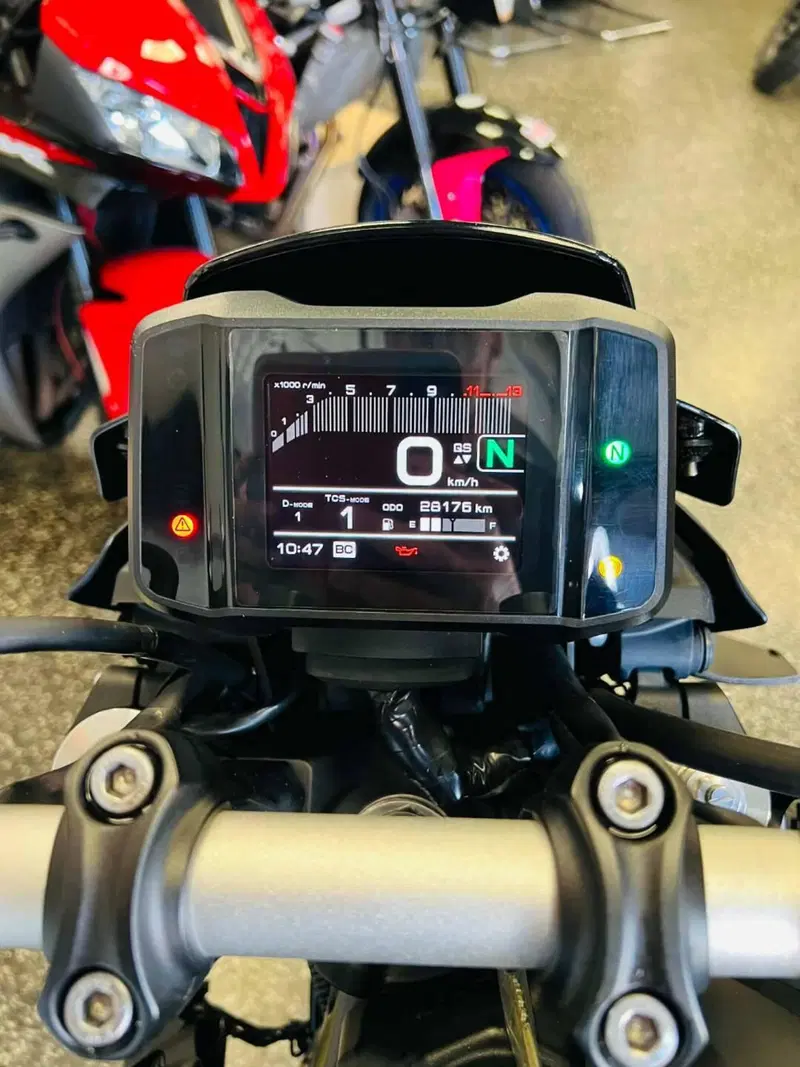 Yamaha MT-09 (2021 - 23) (15)