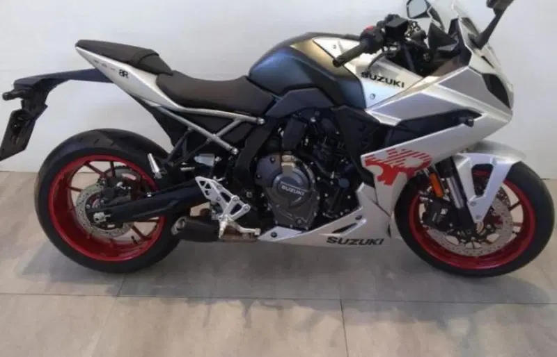 Suzuki GSX-8R (2024 - 26)