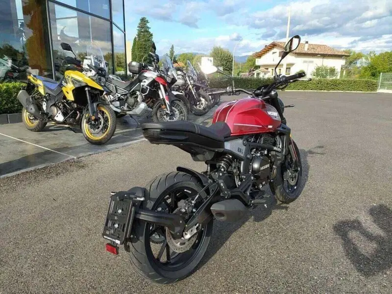 Moto Morini SEIEMMEZZO STR (2022 - 26) (4)