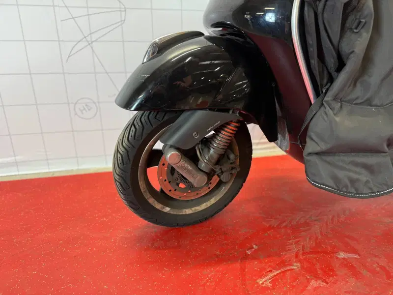 Vespa GTS 300 Super (2017 - 18) (13)