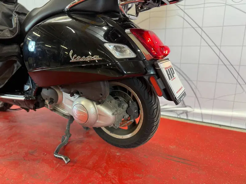 Vespa GTS 300 Super (2017 - 18) (15)