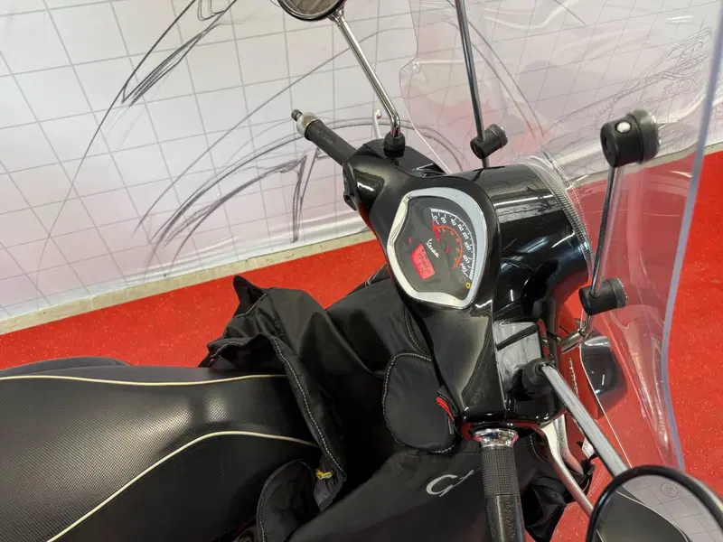 Vespa GTS 300 Super (2017 - 18) (8)
