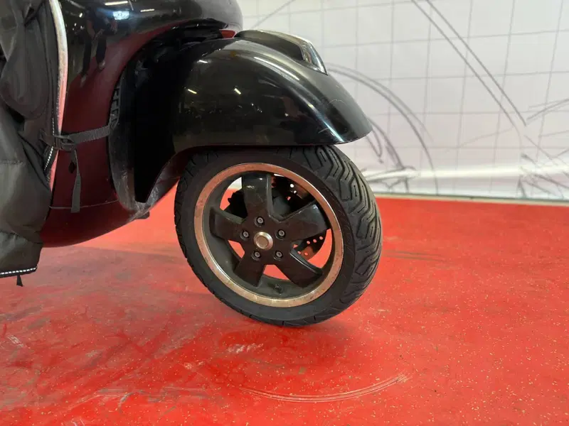 Vespa GTS 300 Super (2017 - 18) (9)