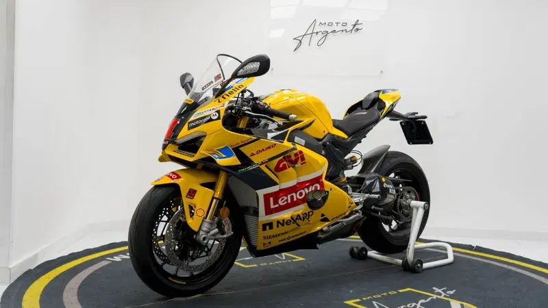 Ducati Panigale V4 Bagnaia 2022 World Champion Replica (2023) (5)