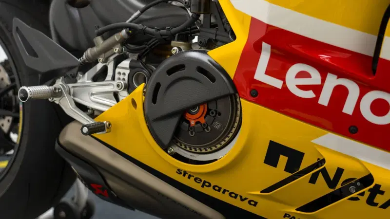 Ducati Panigale V4 Bagnaia 2022 World Champion Replica (2023) (13)