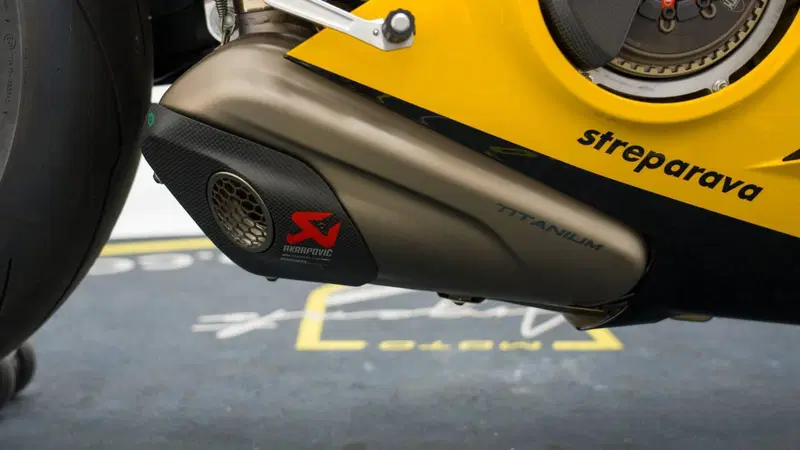 Ducati Panigale V4 Bagnaia 2022 World Champion Replica (2023) (14)