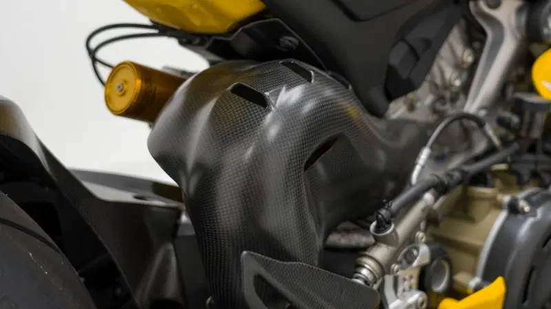Ducati Panigale V4 Bagnaia 2022 World Champion Replica (2023) (18)