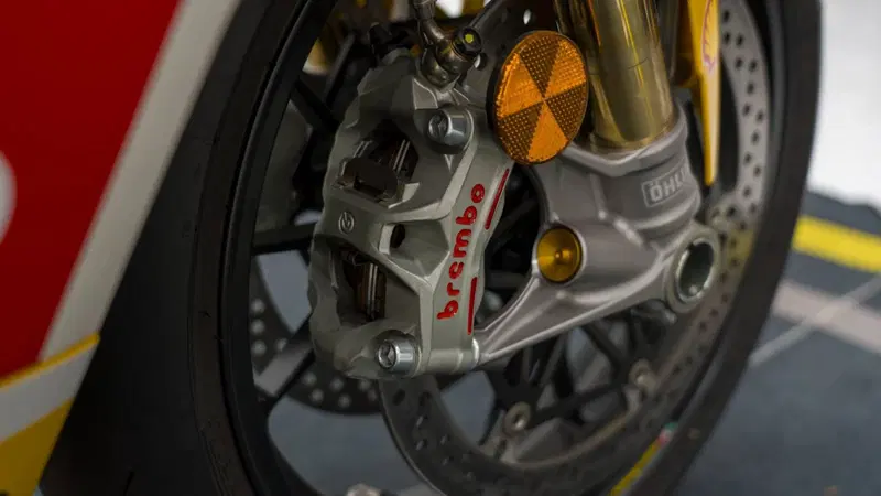Ducati Panigale V4 Bagnaia 2022 World Champion Replica (2023) (19)