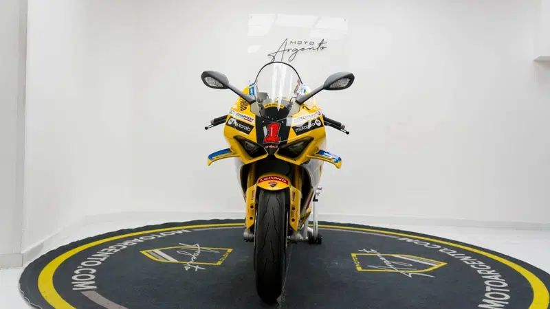 Ducati Panigale V4 Bagnaia 2022 World Champion Replica (2023) (4)