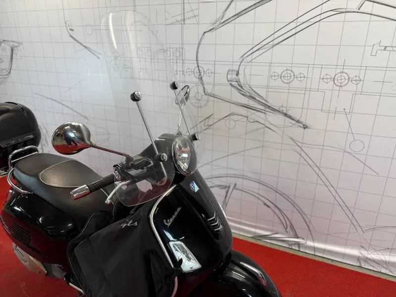 Vespa GTS 300 Super (2017 - 18) (10)