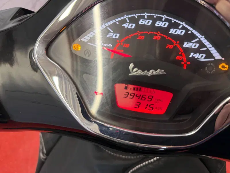 Vespa GTS 300 Super (2017 - 18) (7)