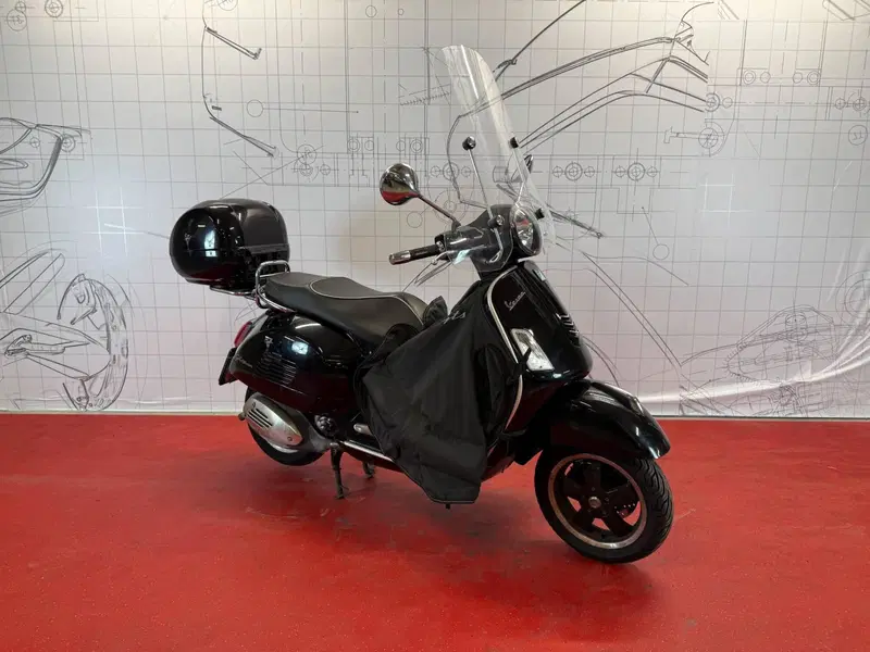 Vespa GTS 300 Super (2017 - 18) (2)