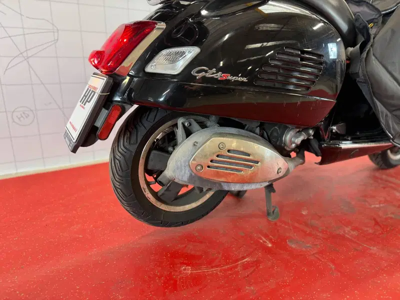 Vespa GTS 300 Super (2017 - 18) (11)