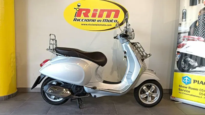 Vespa Primavera 150 3V ie Touring (2015 - 16)