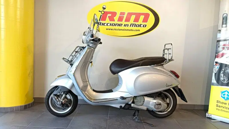 Vespa Primavera 150 3V ie Touring (2015 - 16) (6)