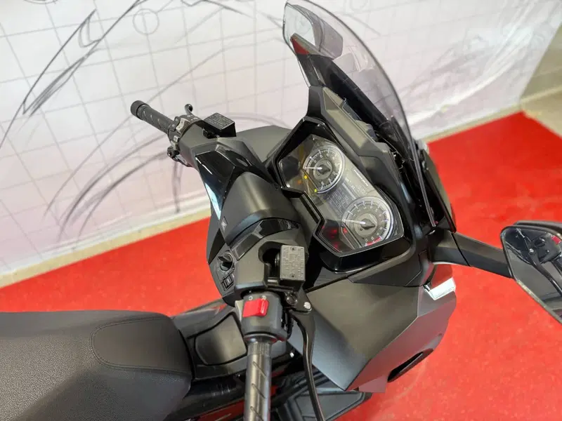 Honda Forza 350 (2022 - 24) (8)