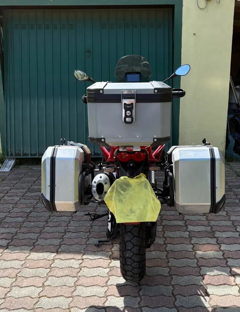 Moto Guzzi V85 TT (2021 - 23) (6)
