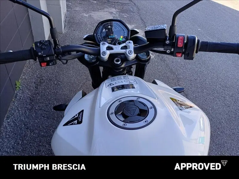 Triumph Street Triple 765 R (2023 - 26) (10)