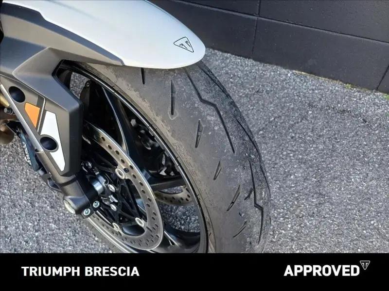 Triumph Street Triple 765 R (2023 - 26) (7)