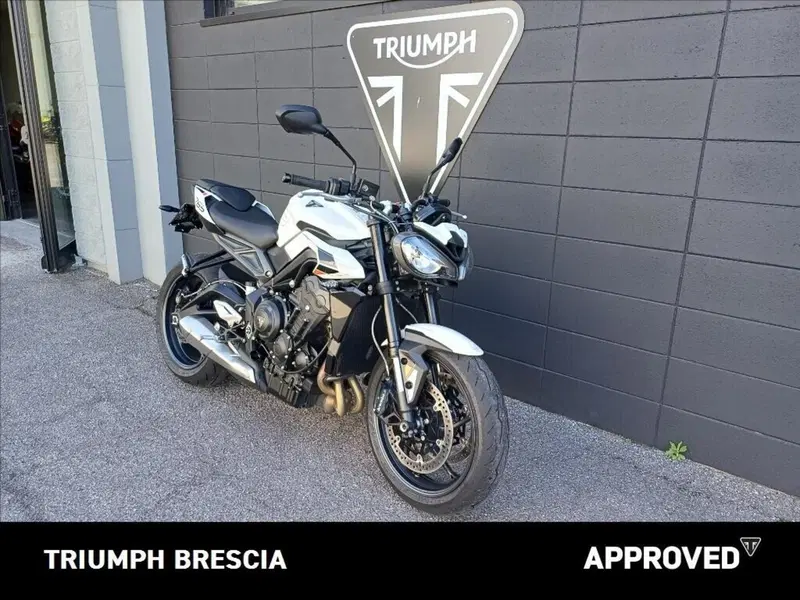 Triumph Street Triple 765 R (2023 - 26) (2)