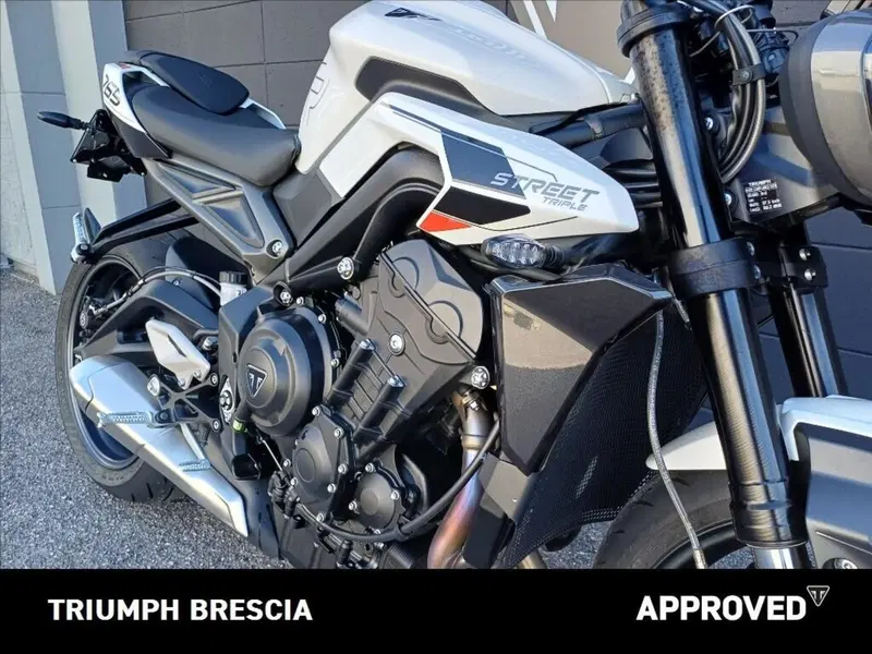 Triumph Street Triple 765 R (2023 - 26) (6)