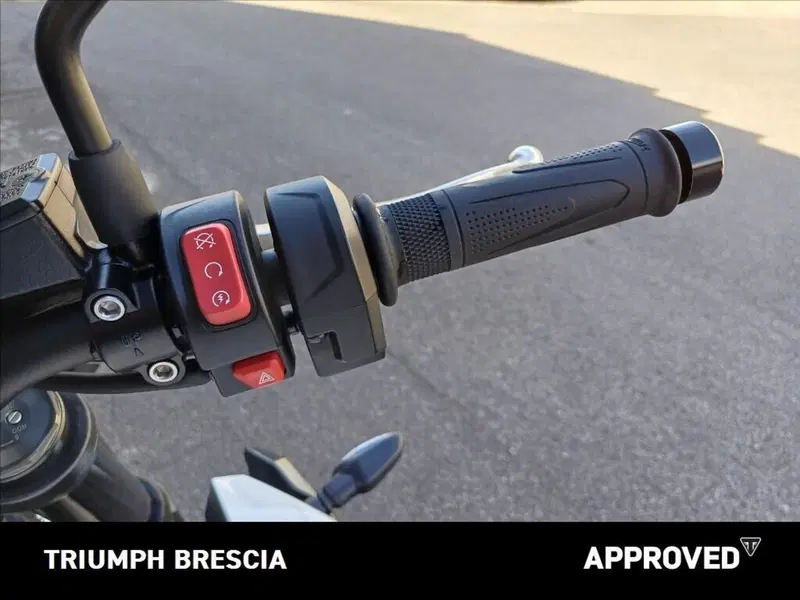 Triumph Street Triple 765 R (2023 - 26) (12)