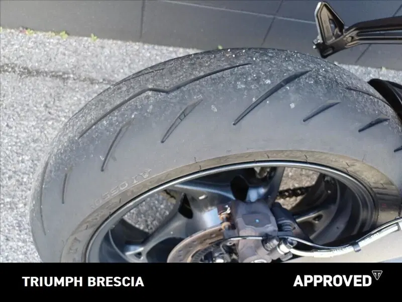 Triumph Street Triple 765 R (2023 - 26) (9)