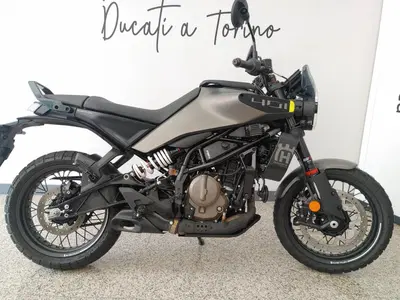 Husqvarna Svartpilen 401 (2024 - 26) usata