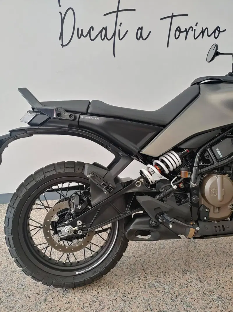 Husqvarna Svartpilen 401 (2024 - 26) (5)
