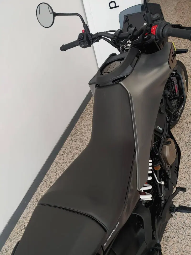 Husqvarna Svartpilen 401 (2024 - 26) (7)