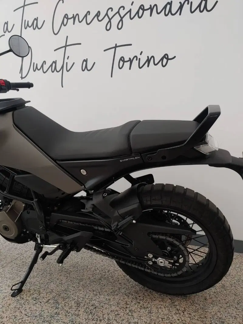 Husqvarna Svartpilen 401 (2024 - 26) (9)