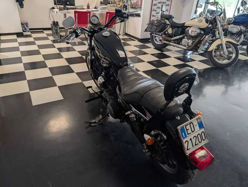 Harley-Davidson 883 R (2008 - 16) - XL 883R (3)
